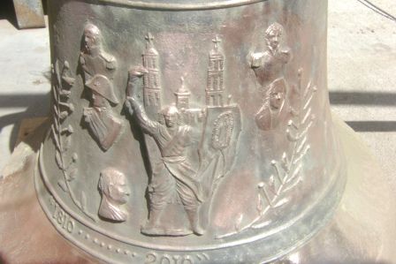 FIGURAS EN RELIEVE DEL BICENTENARIO