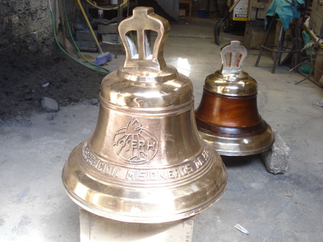 CAMPANAS DE 40 KILOS PULIDA Y PATINADA CAFE