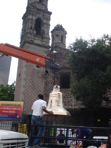 COLOCACION DE CAMPANA EN IGLESIA D.F.